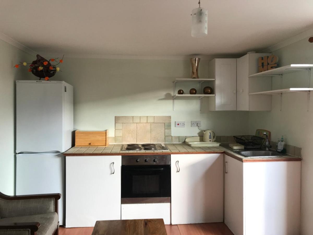 Cosy Cottage Annex In Fairlop Ilford Exteriör bild